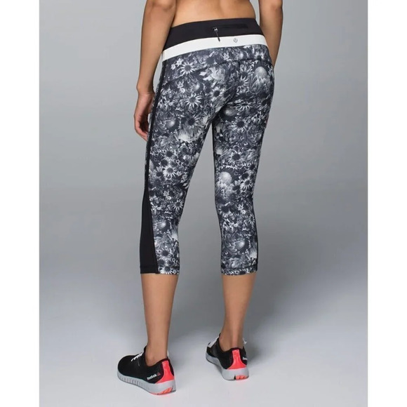 LULULEMON | UP THE PACE CROP - Picture 2 of 10